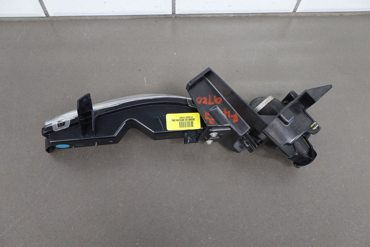 2014-16 Jeep Grand Cherokee SRT Right Fog Marker Light Assembly OEM