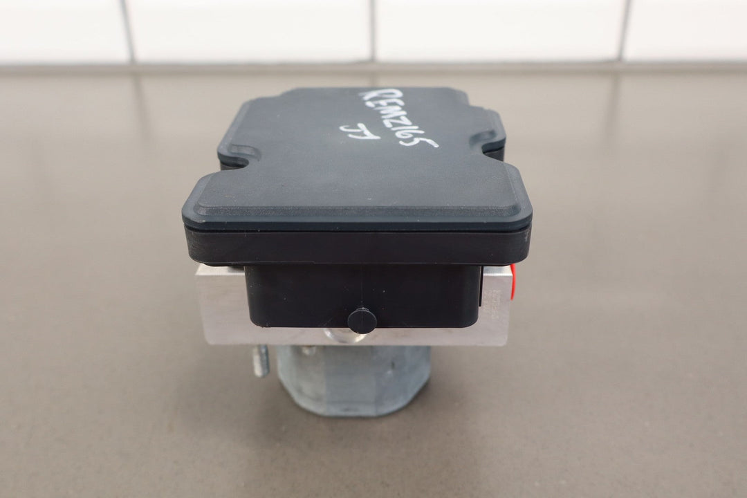 2014 - 2017 Maserati Ghibli ABS Anti - Lock Brake Pump Module (2265106516)