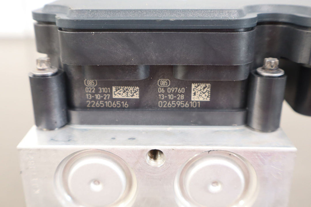 2014 - 2017 Maserati Ghibli ABS Anti - Lock Brake Pump Module (2265106516)
