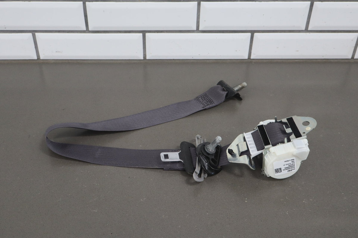 2014-2018 GMC Sierra SLT Left Rear Seat Belt Jet Black H2U