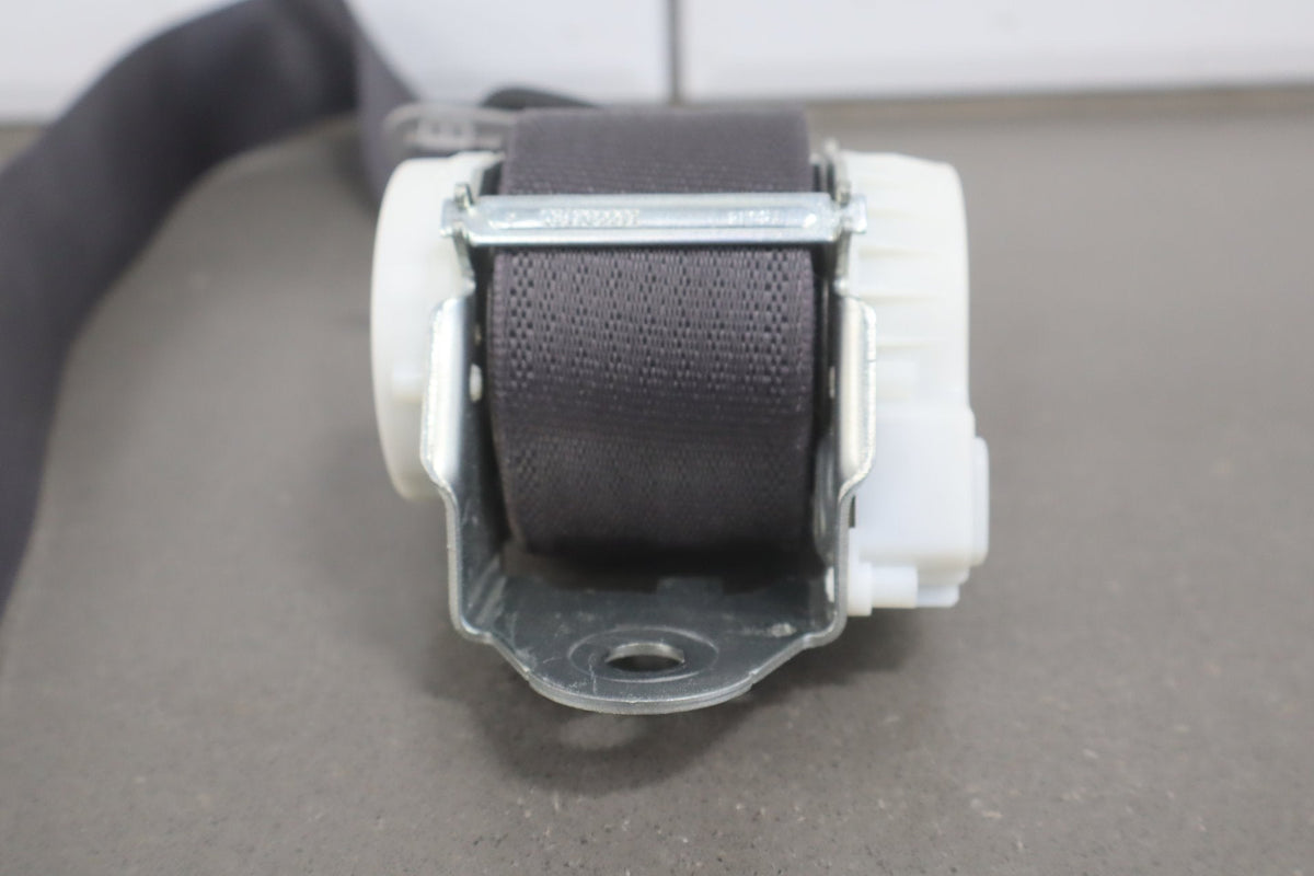 2014-2018 GMC Sierra SLT Left Rear Seat Belt Jet Black H2U