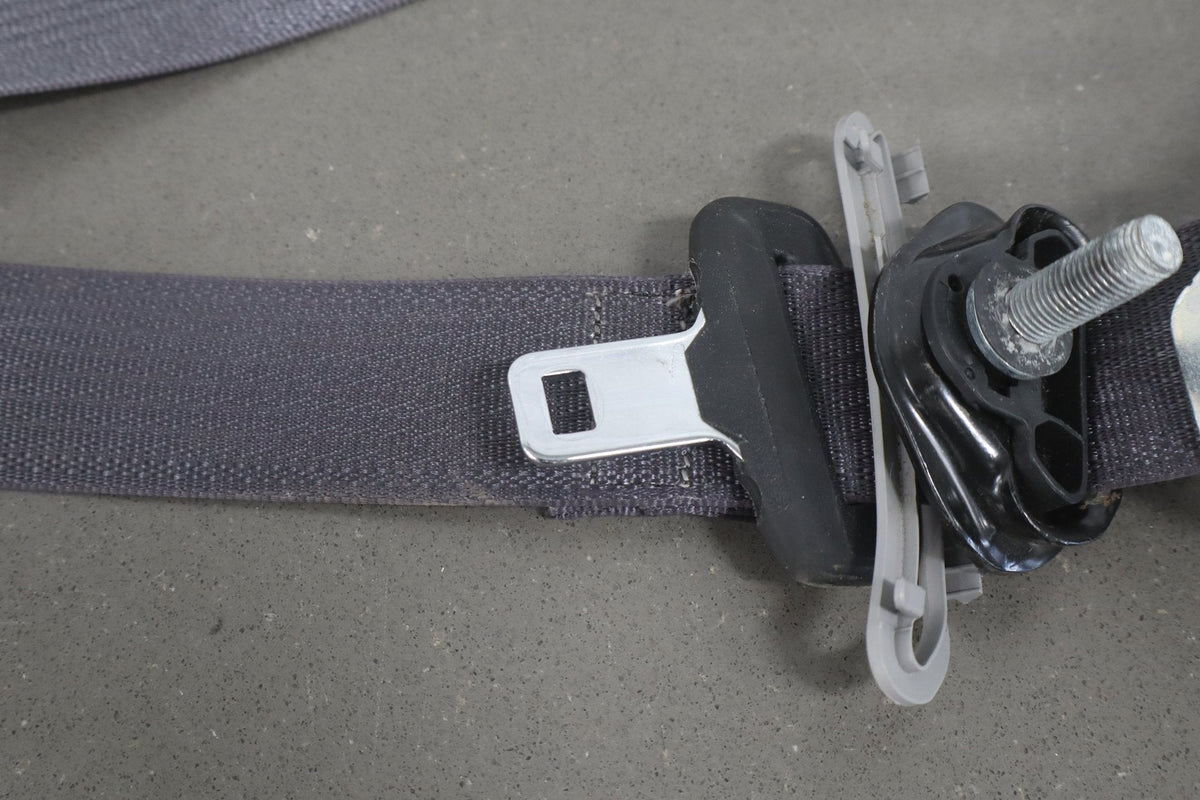 2014-2018 GMC Sierra SLT Left Rear Seat Belt Jet Black H2U