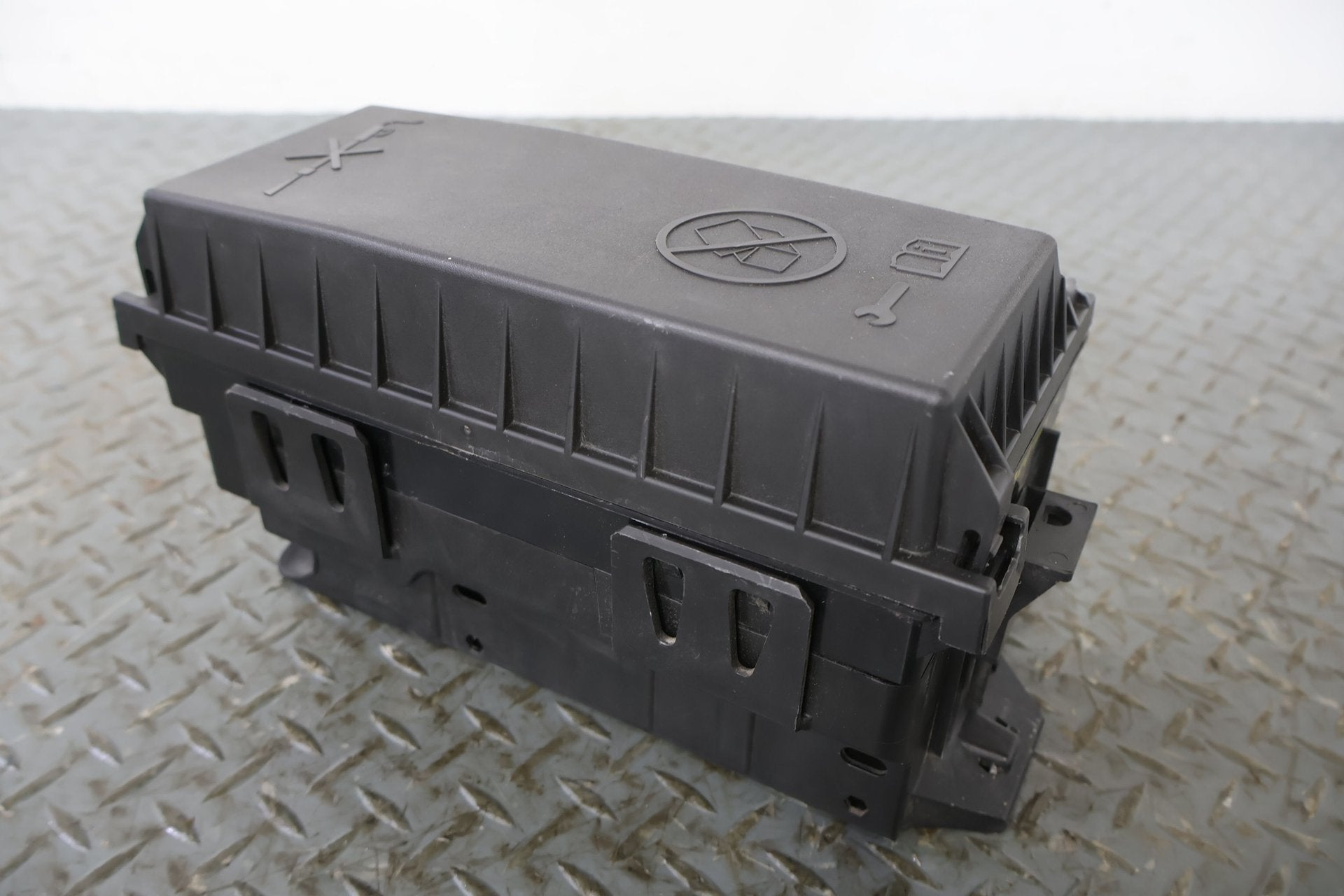 2014 Cadillac ELR- Engine Fuse Box