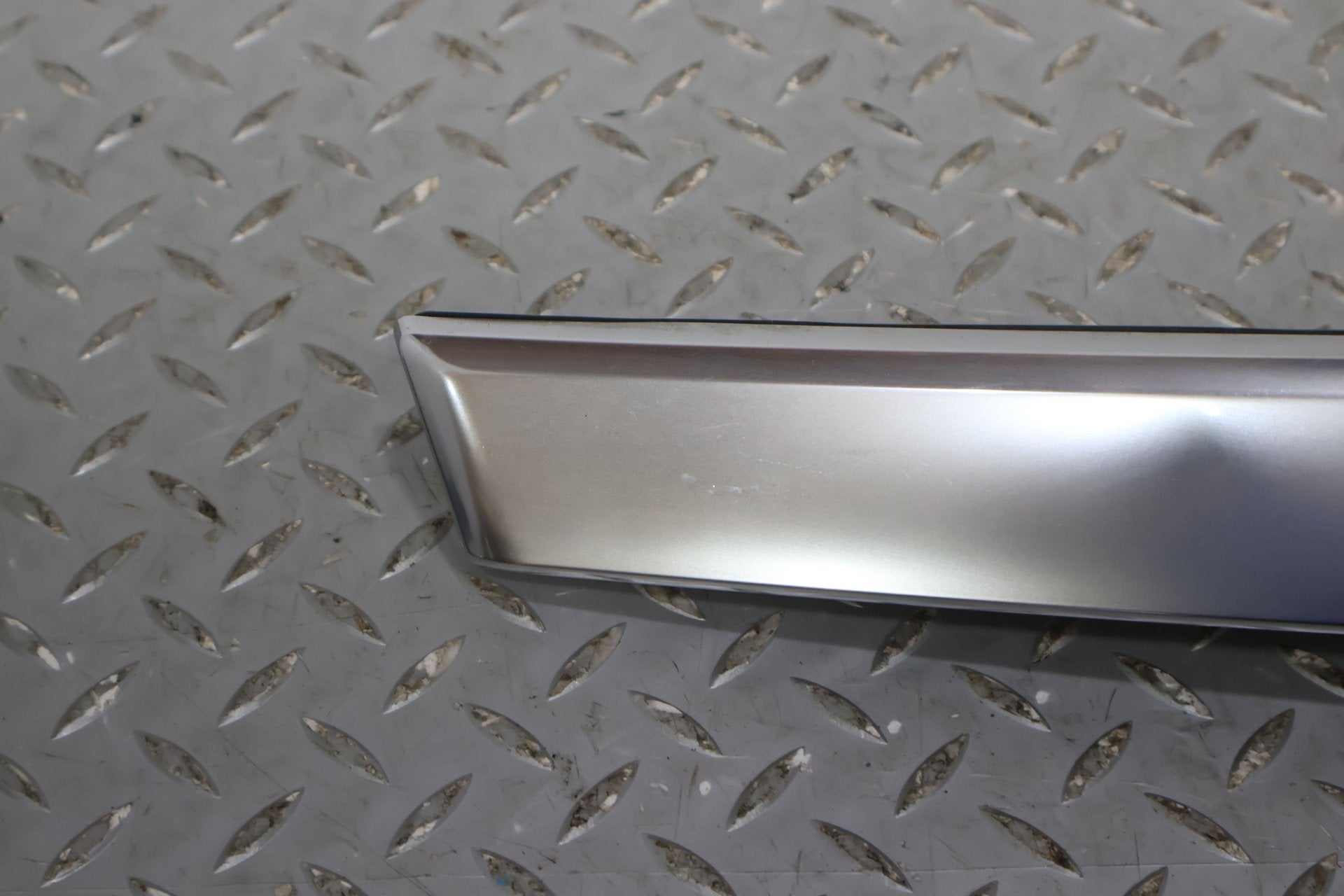2014 Cadillac ELR- Tail Finish Panel