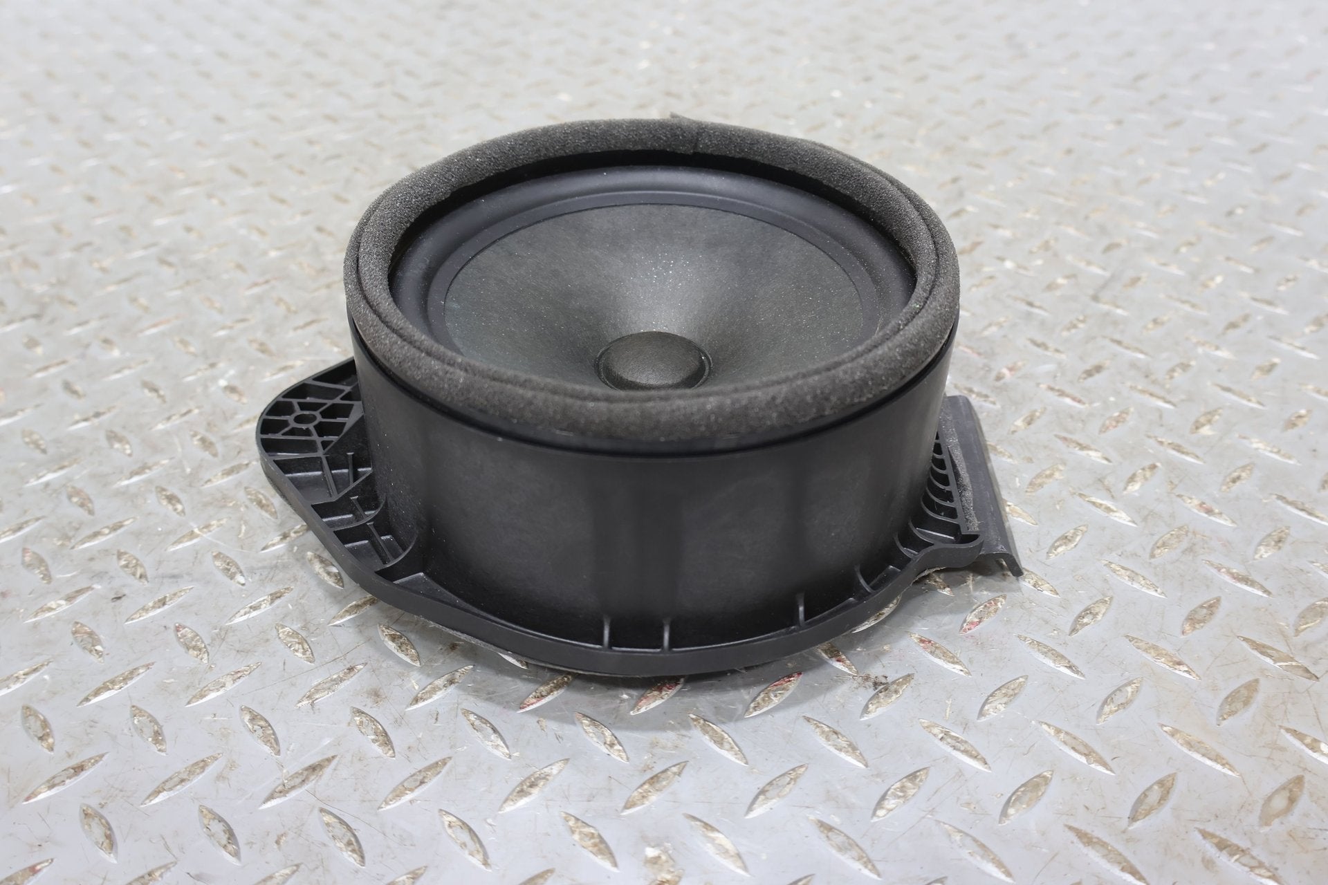 2014 Chevrolet Camaro- Speakers