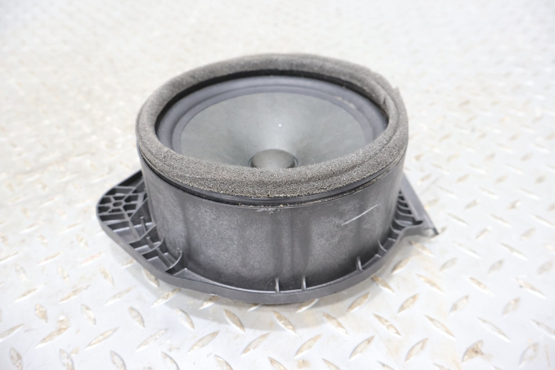 2014 Chevrolet Camaro- Speakers