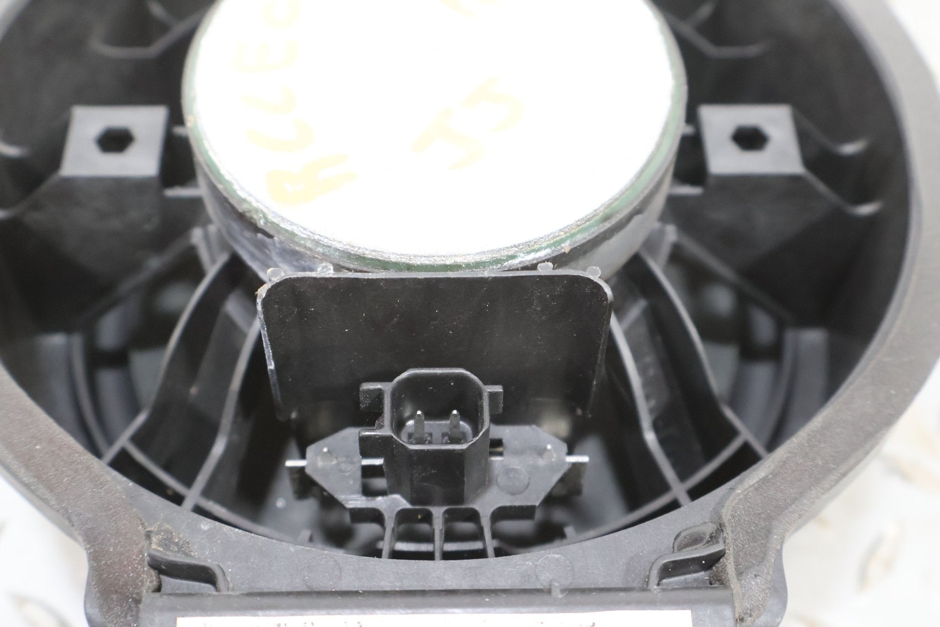 2014 Chevrolet Camaro- Speakers
