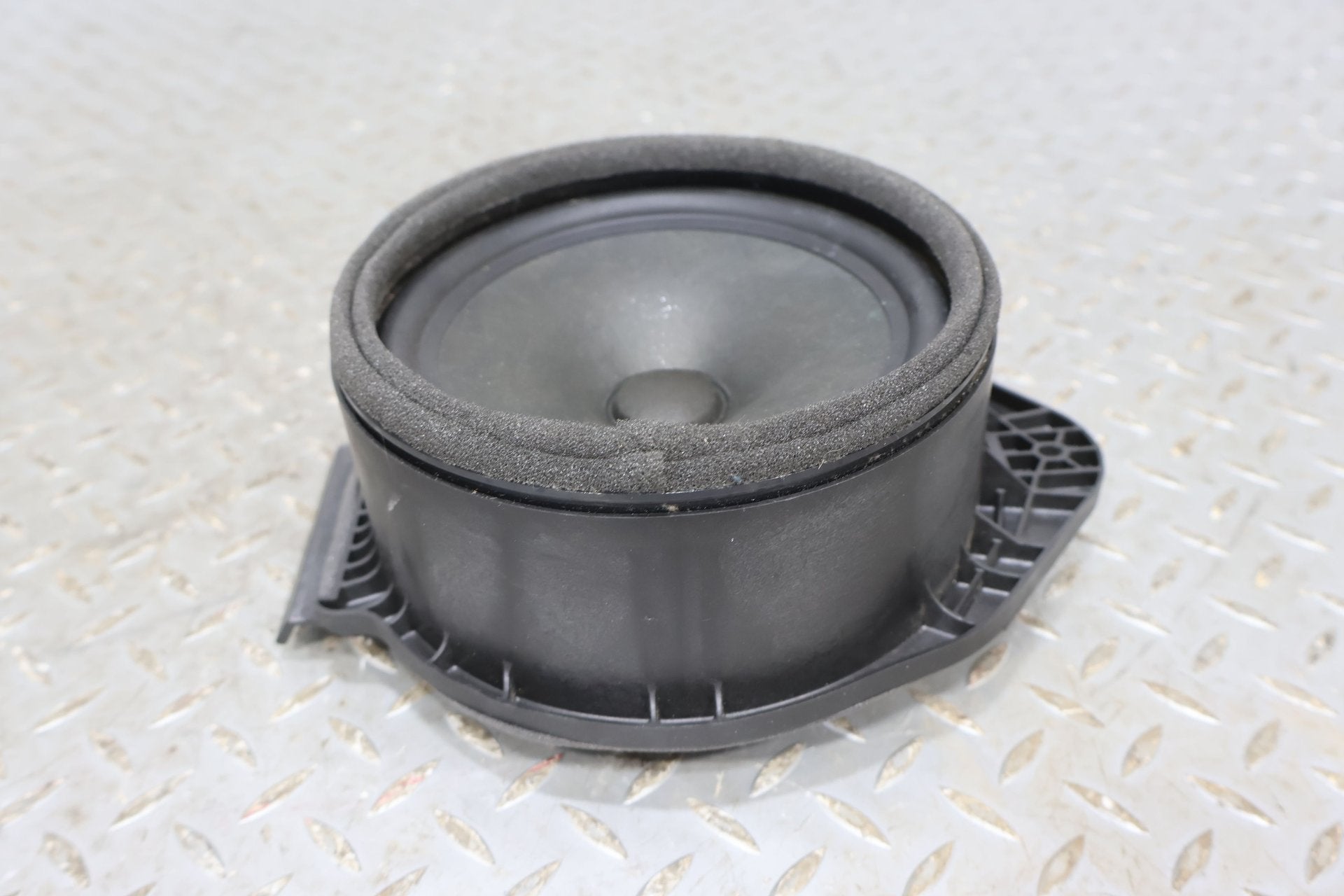 2014 Chevrolet Camaro- Speakers