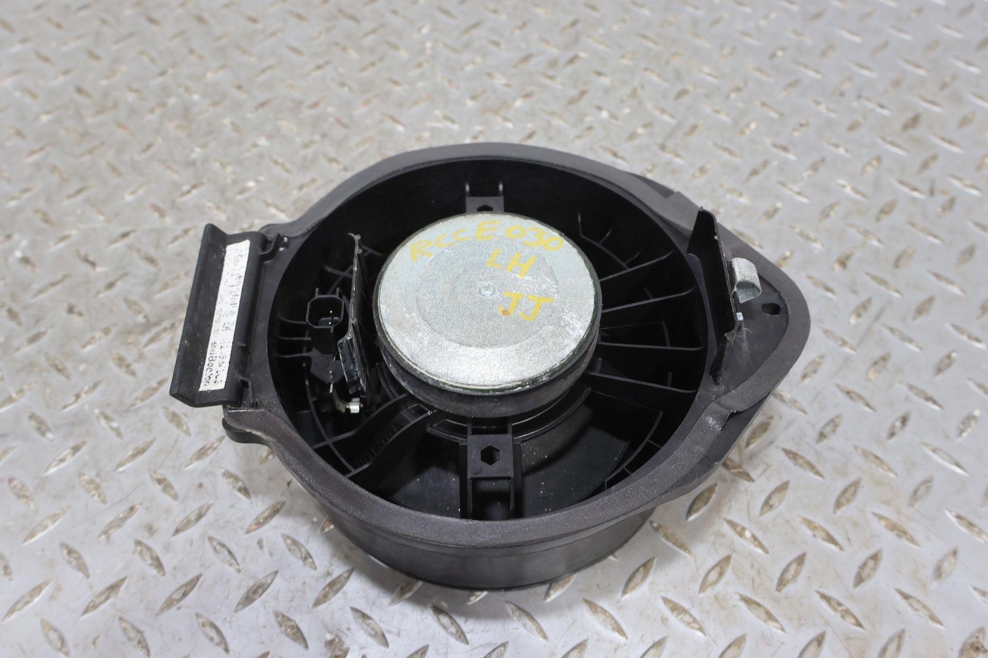 2014 Chevrolet Camaro- Speakers