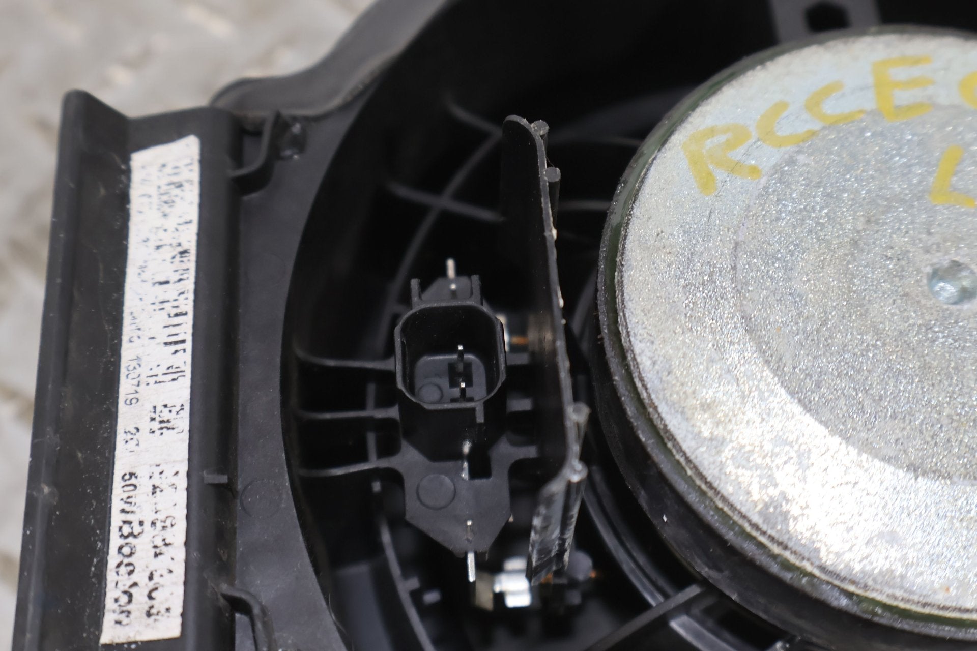 2014 Chevrolet Camaro- Speakers