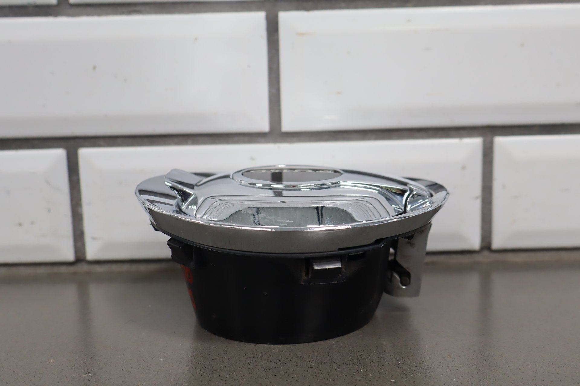 2014 Dodge Challenger Fuel Filler Door Ivory Tricoat Pearl PWD