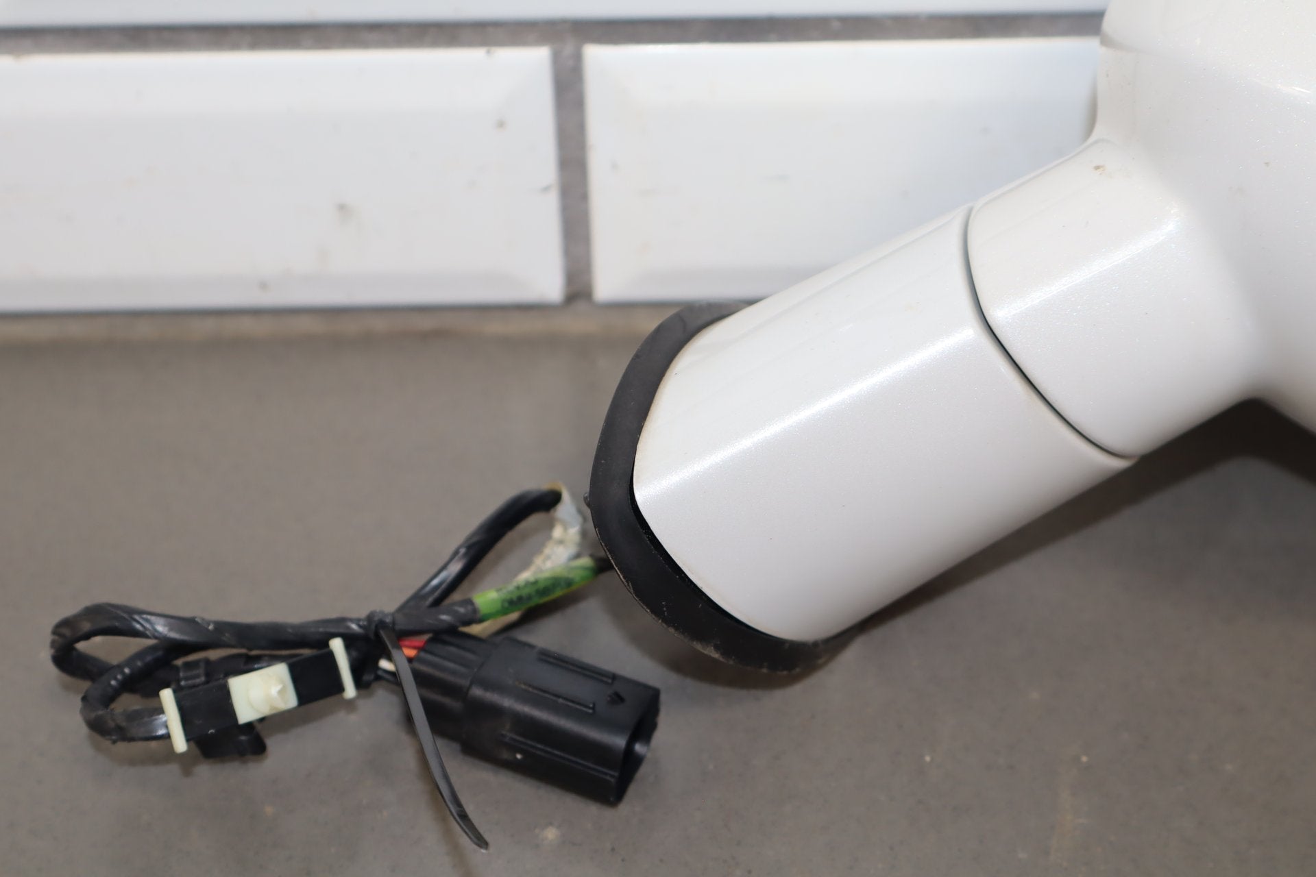2014 Dodge Challenger Left Door Mirror Ivory Tricoat Pearl PWD