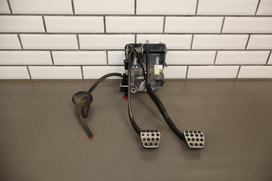 2014 Dodge Challenger Pedals OEM