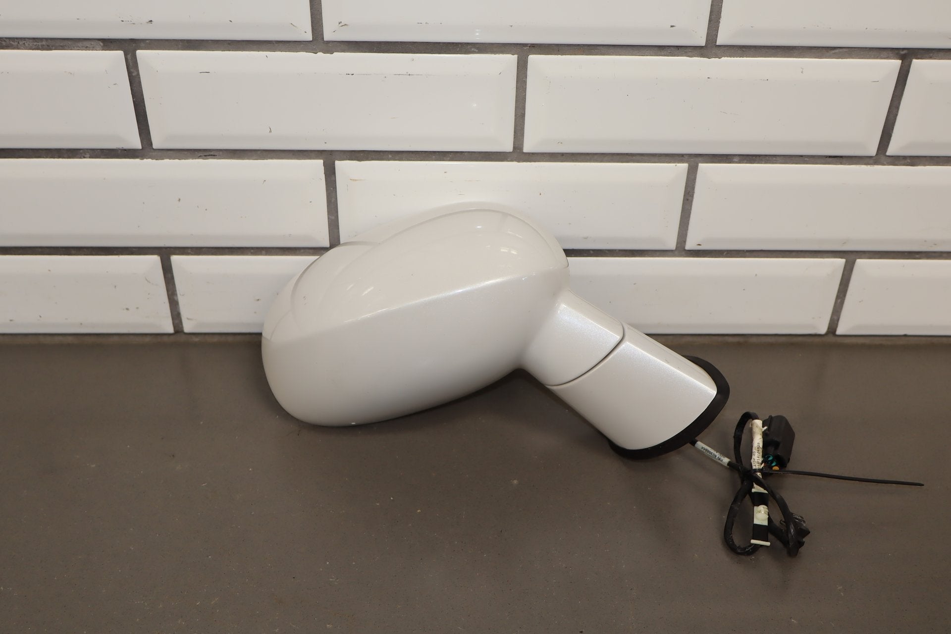 2014 Dodge Challenger Right Door Mirror Ivory Tricoat Pearl PWD