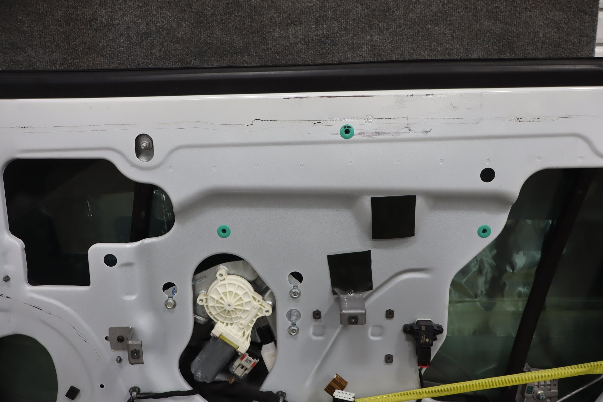 2014 Dodge Challenger Right Front Door Ivory Tricoat Pearl PWD