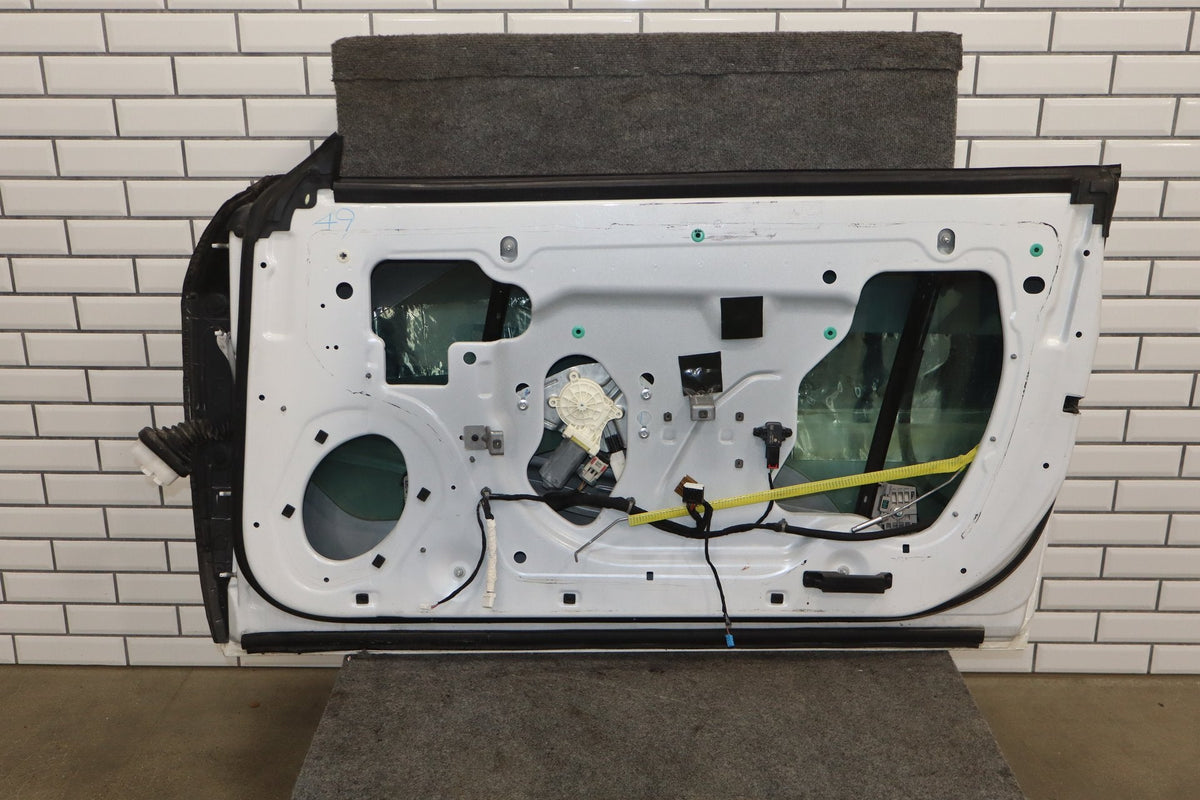 2014 Dodge Challenger Right Front Door Ivory Tricoat Pearl PWD