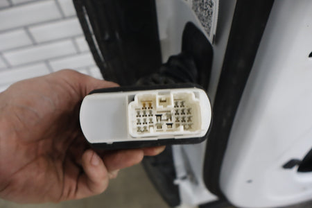 2014 Dodge Challenger Right Front Door Ivory Tricoat Pearl PWD