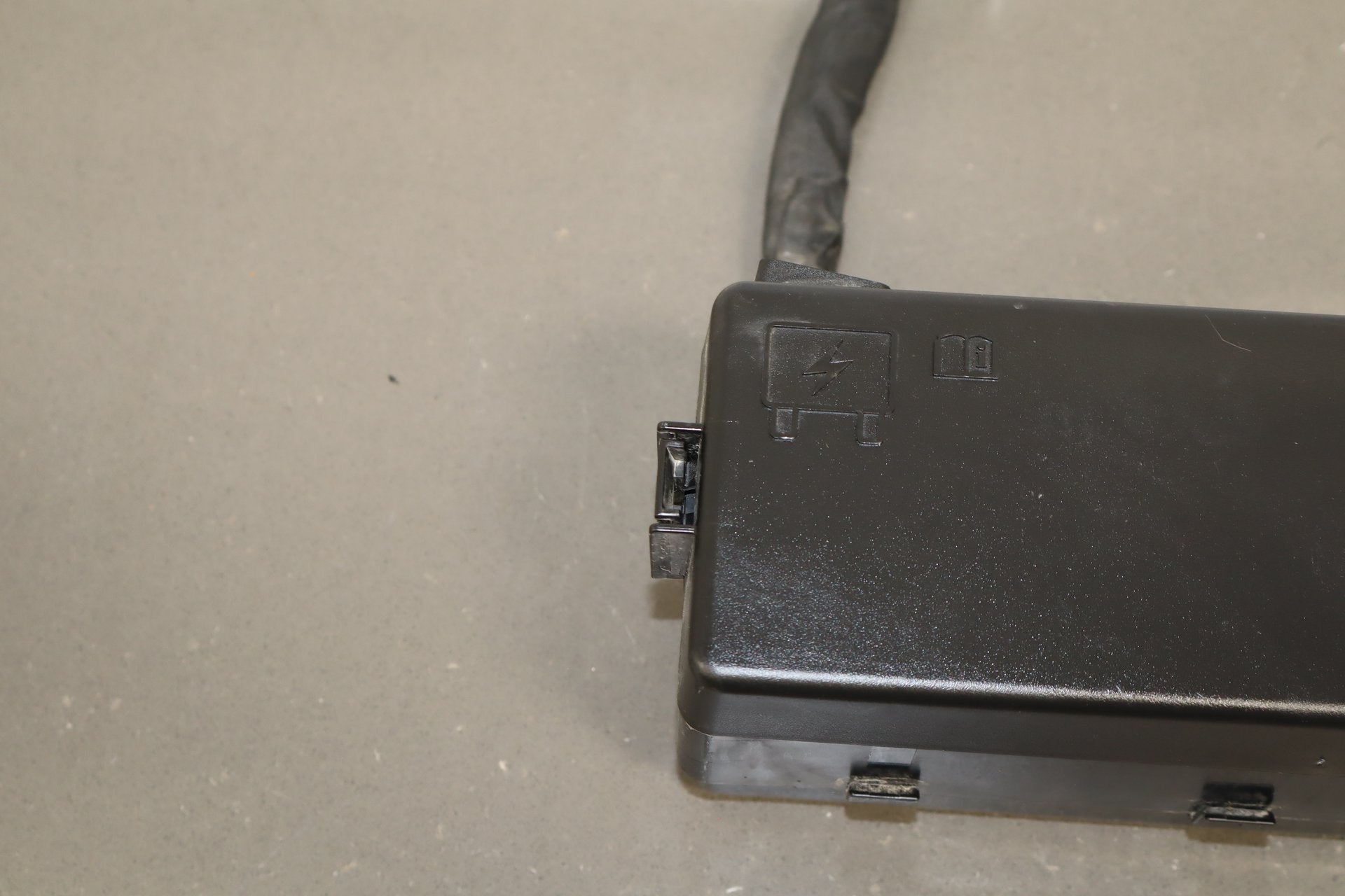 2014 Dodge Challenger R/T 5.7L Cabin Fuse Box