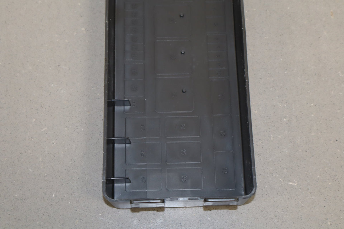 2014 Dodge Challenger R/T 5.7L Cabin Fuse Box