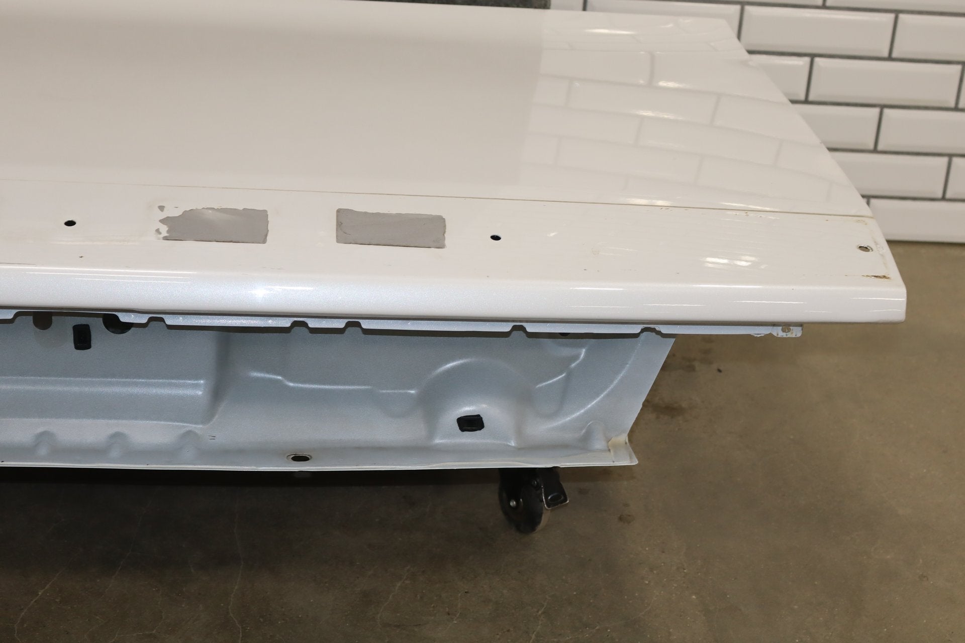 2014 Dodge Challenger R/T Decklid/Tailgate Ivory Tricoat Pearl PWD