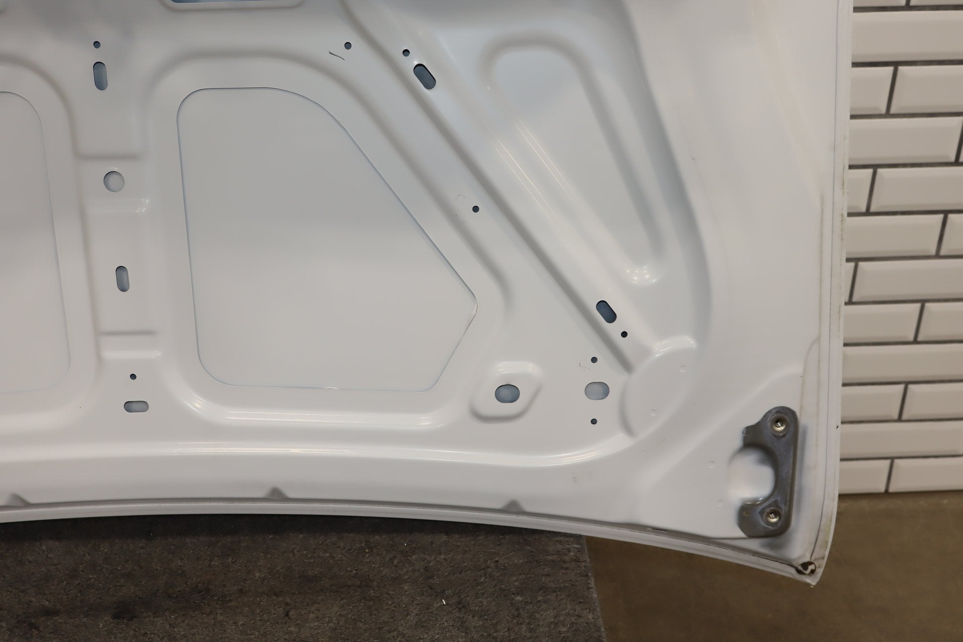 2014 Dodge Challenger R/T Decklid/Tailgate Ivory Tricoat Pearl PWD
