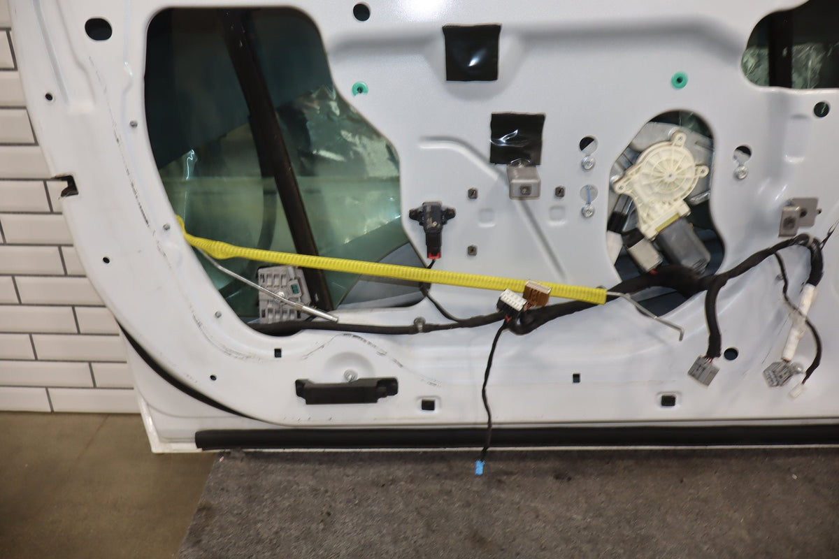 2014 Dodge Challenger R/T Left Front Door Ivory Tricoat Pearl PWD