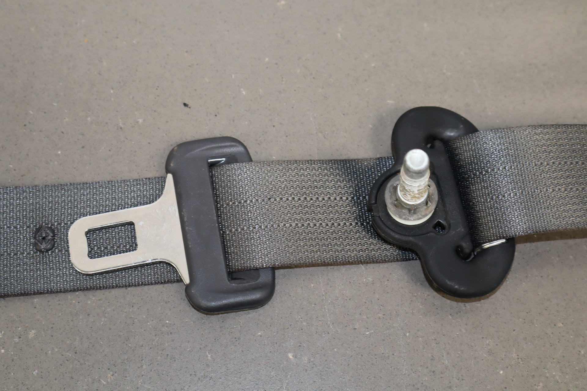 2014 Dodge Challenger R/T Left Rear Seat Belt Dark Slate Gray DV