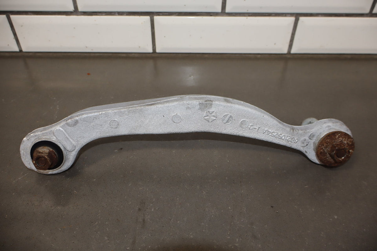 2014 Dodge Challenger R/T Left Rear Suspension Spindle