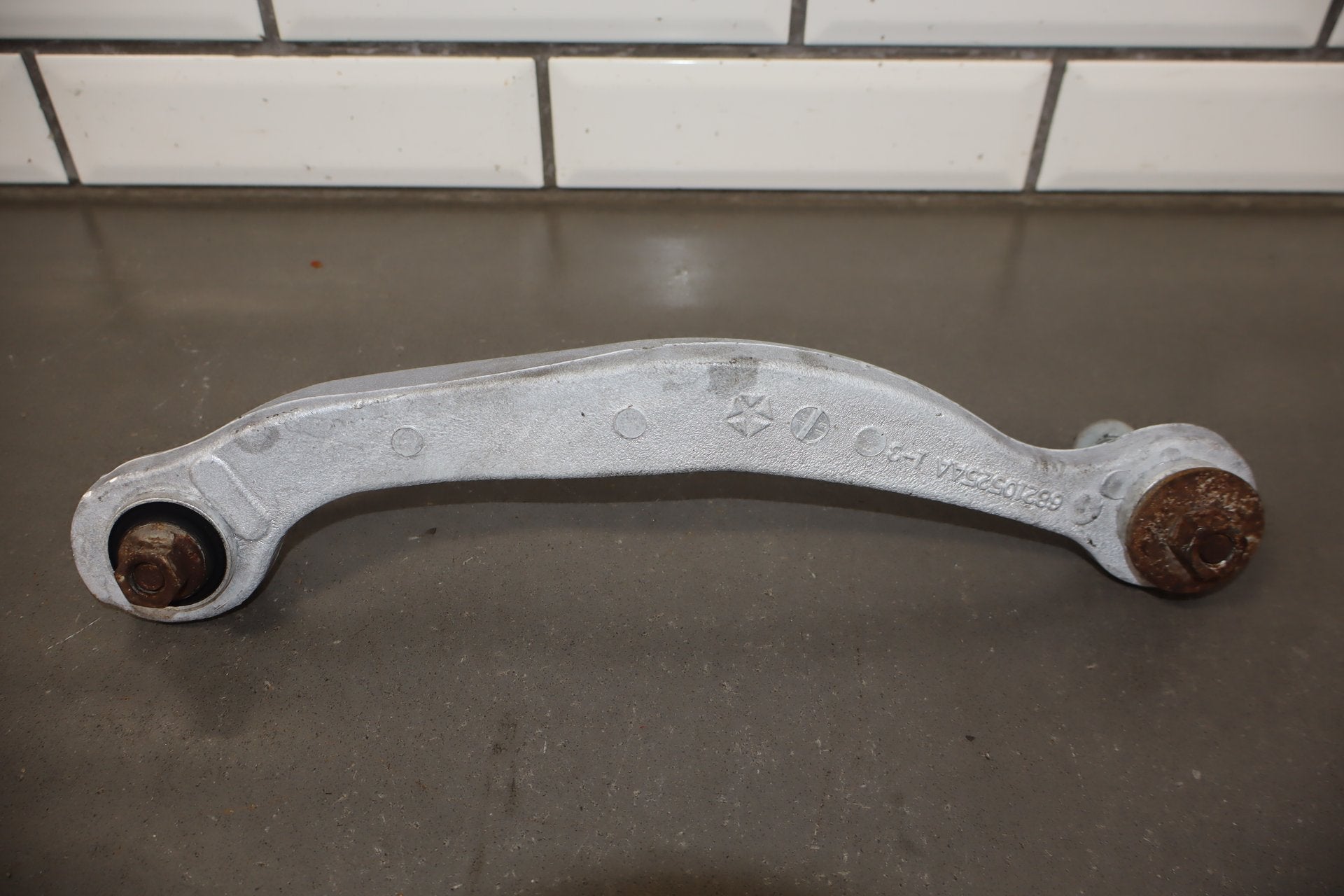 2014 Dodge Challenger R/T Left Rear Suspension Spindle