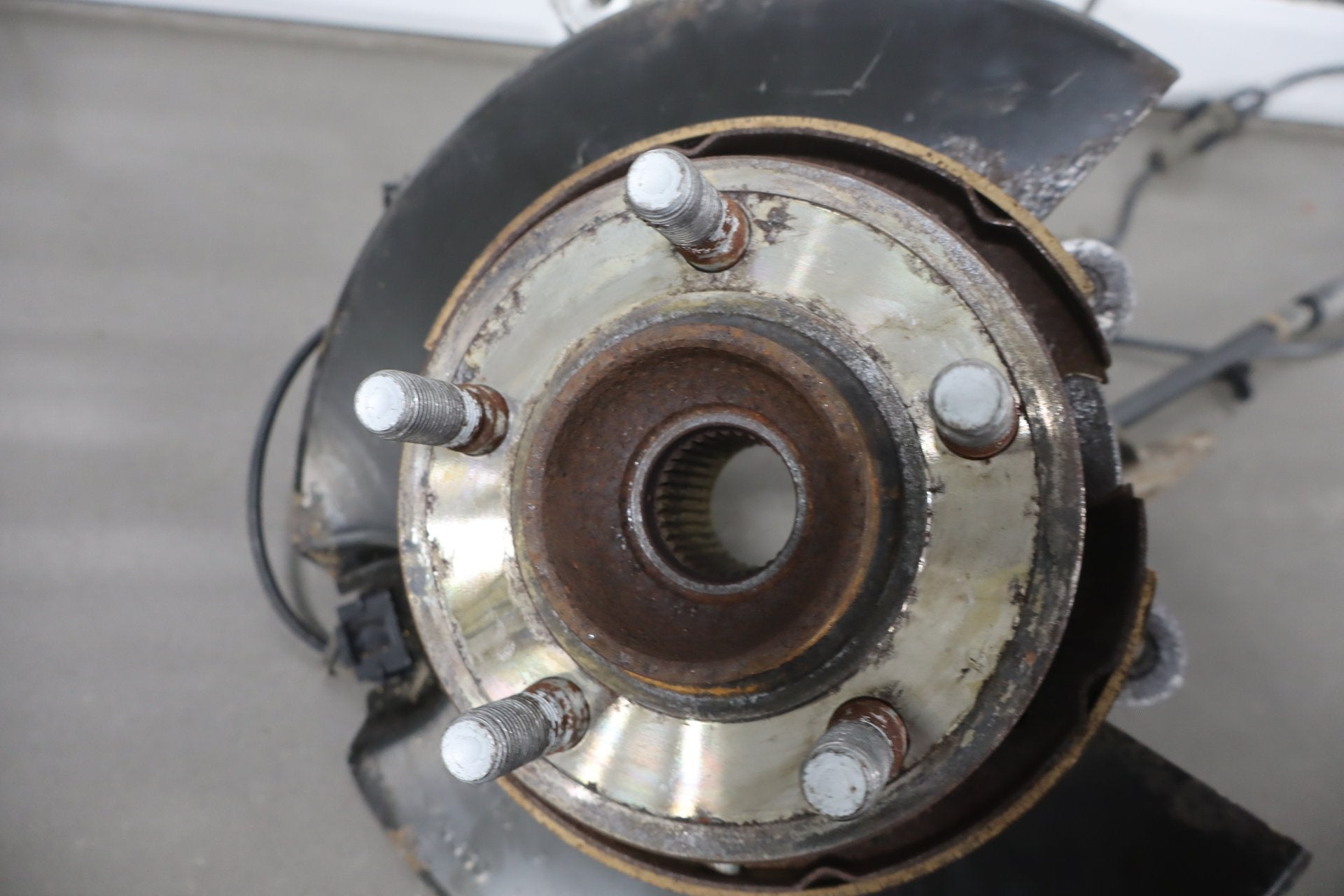 2014 Dodge Challenger R/T Left Rear Suspension Spindle