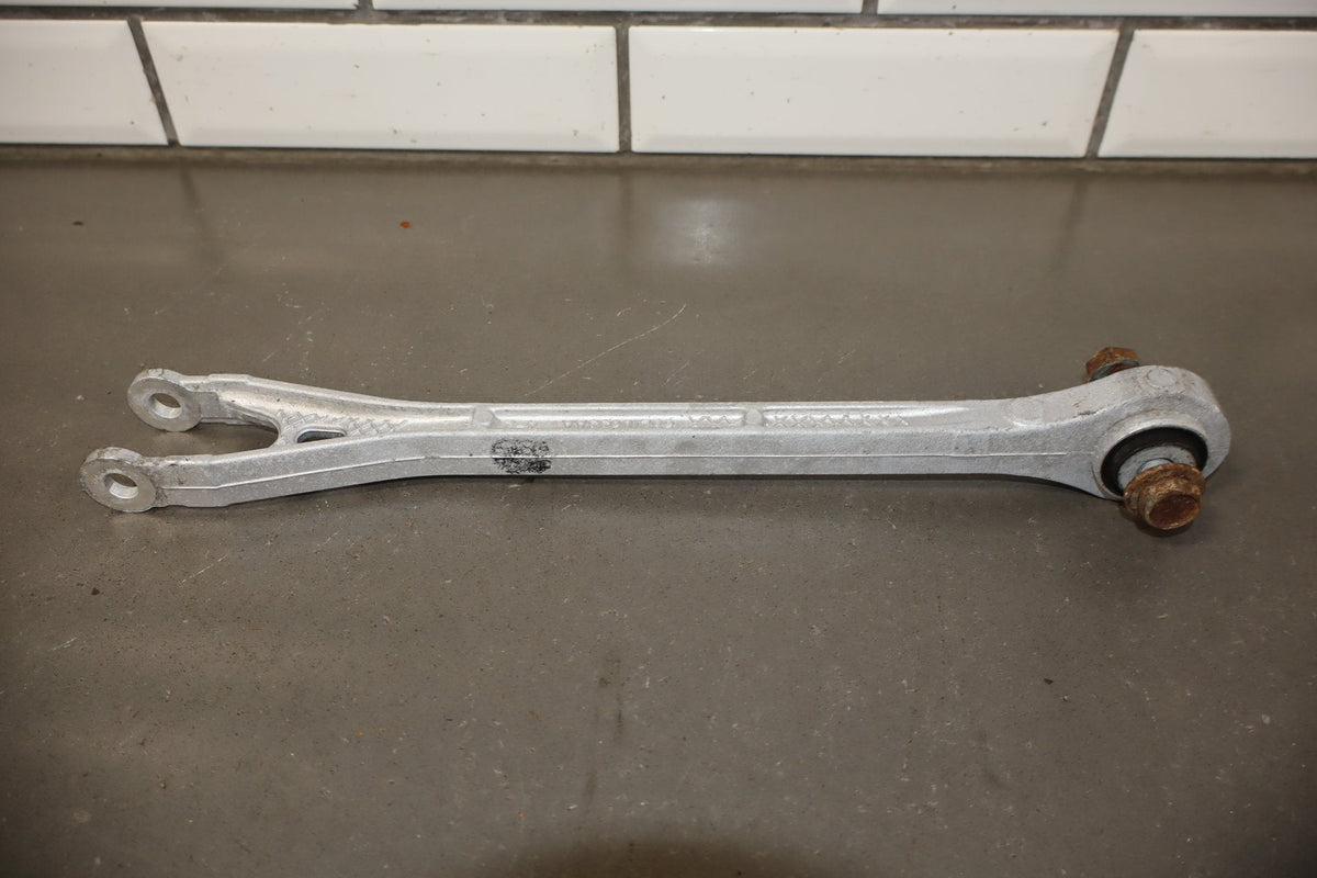 2014 Dodge Challenger R/T Left Rear Suspension Spindle