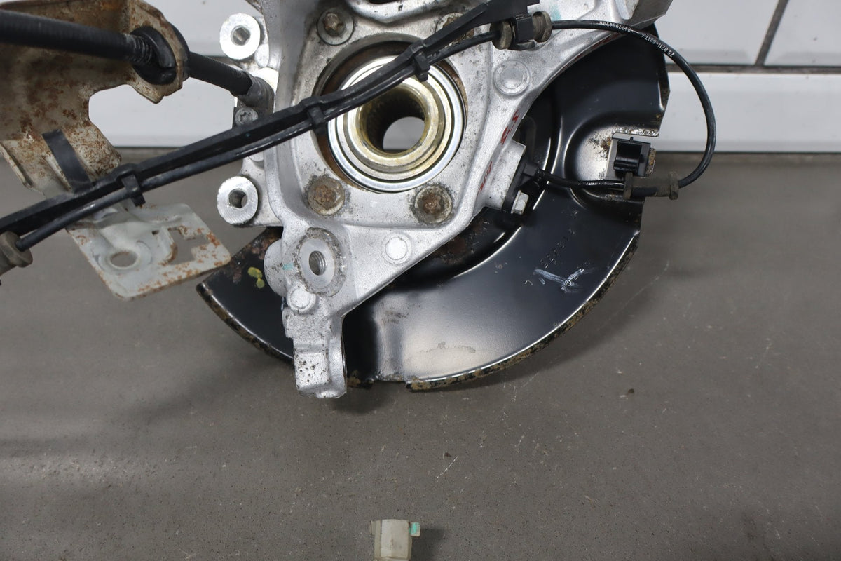 2014 Dodge Challenger R/T Left Rear Suspension Spindle