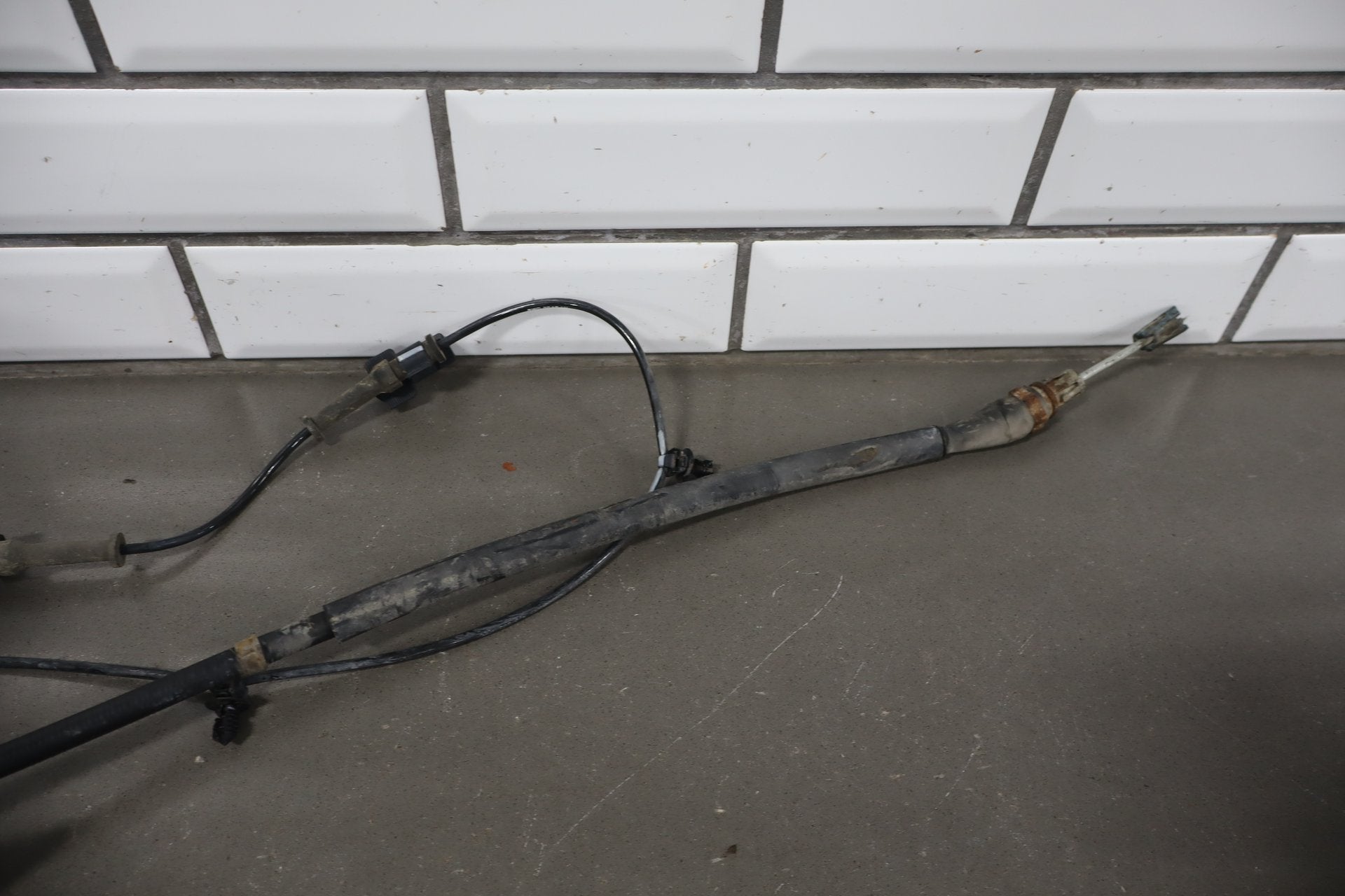 2014 Dodge Challenger R/T Left Rear Suspension Spindle