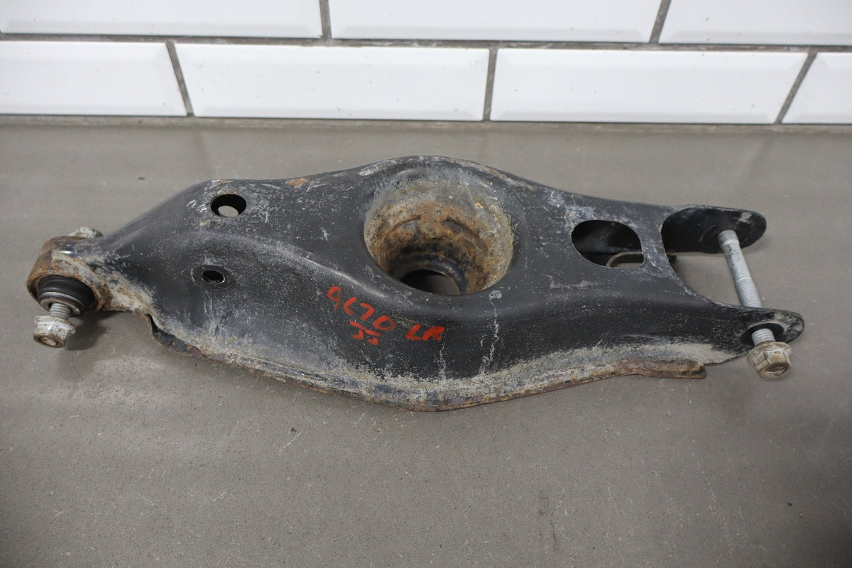 2014 Dodge Challenger R/T Left Rear Suspension Spindle