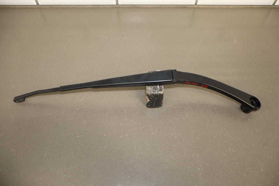 2014 Dodge Challenger R/T Wiper Arm Pair