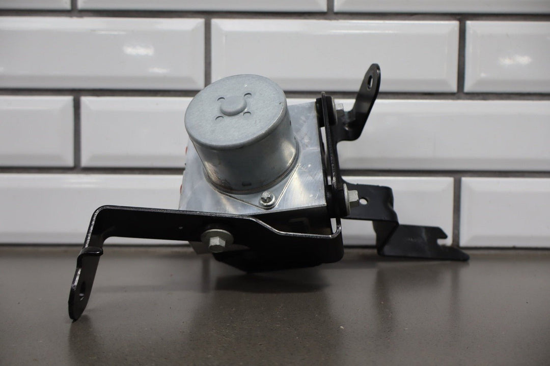2014 Ford Mustang Hertz Penske GT ABS Brake Unit OEM