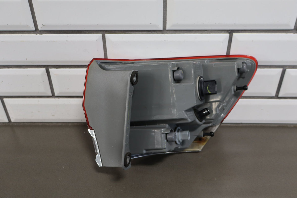 2014 Jeep Grand Cherokee Left Tail Light OEM