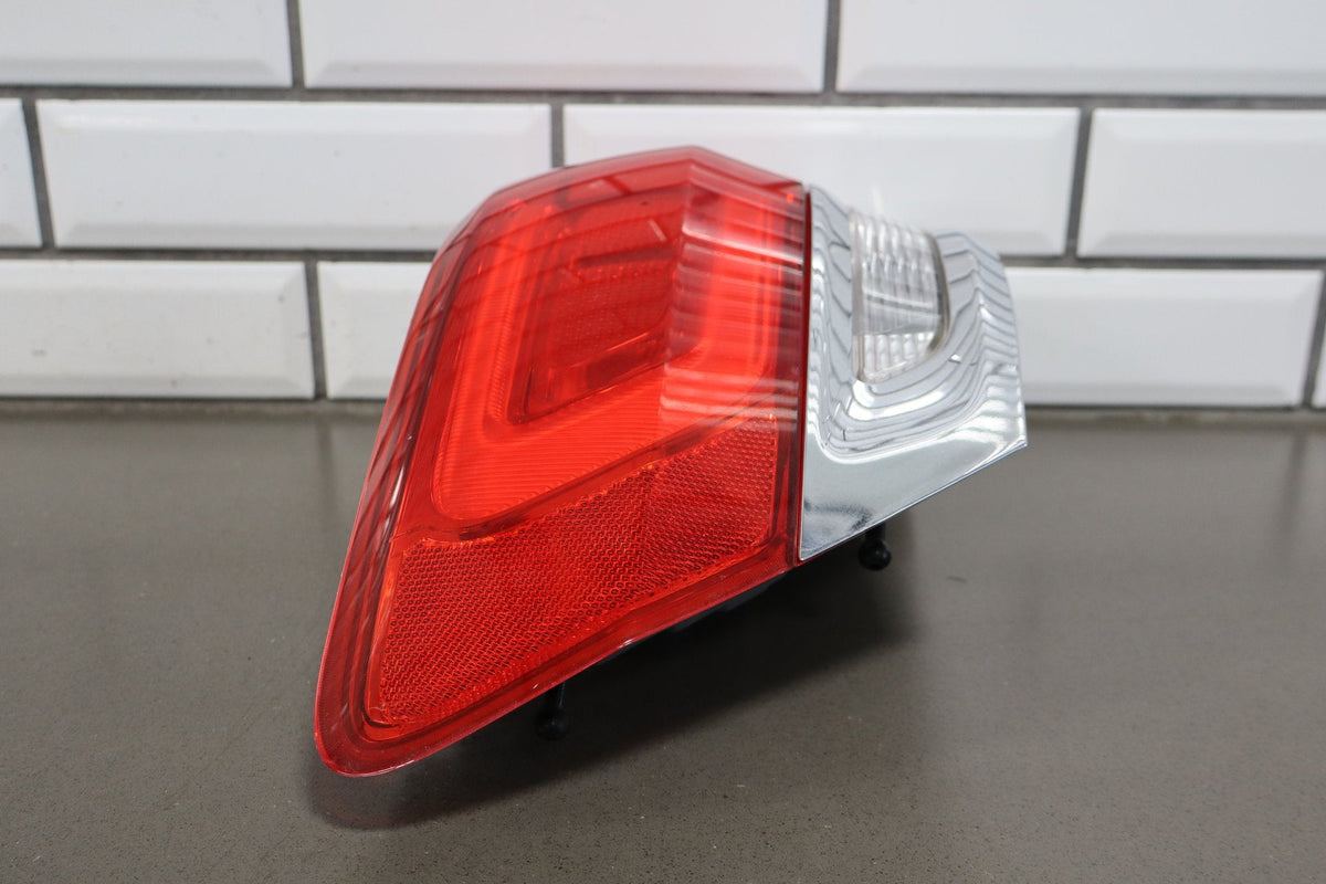 2014 Jeep Grand Cherokee Left Tail Light OEM