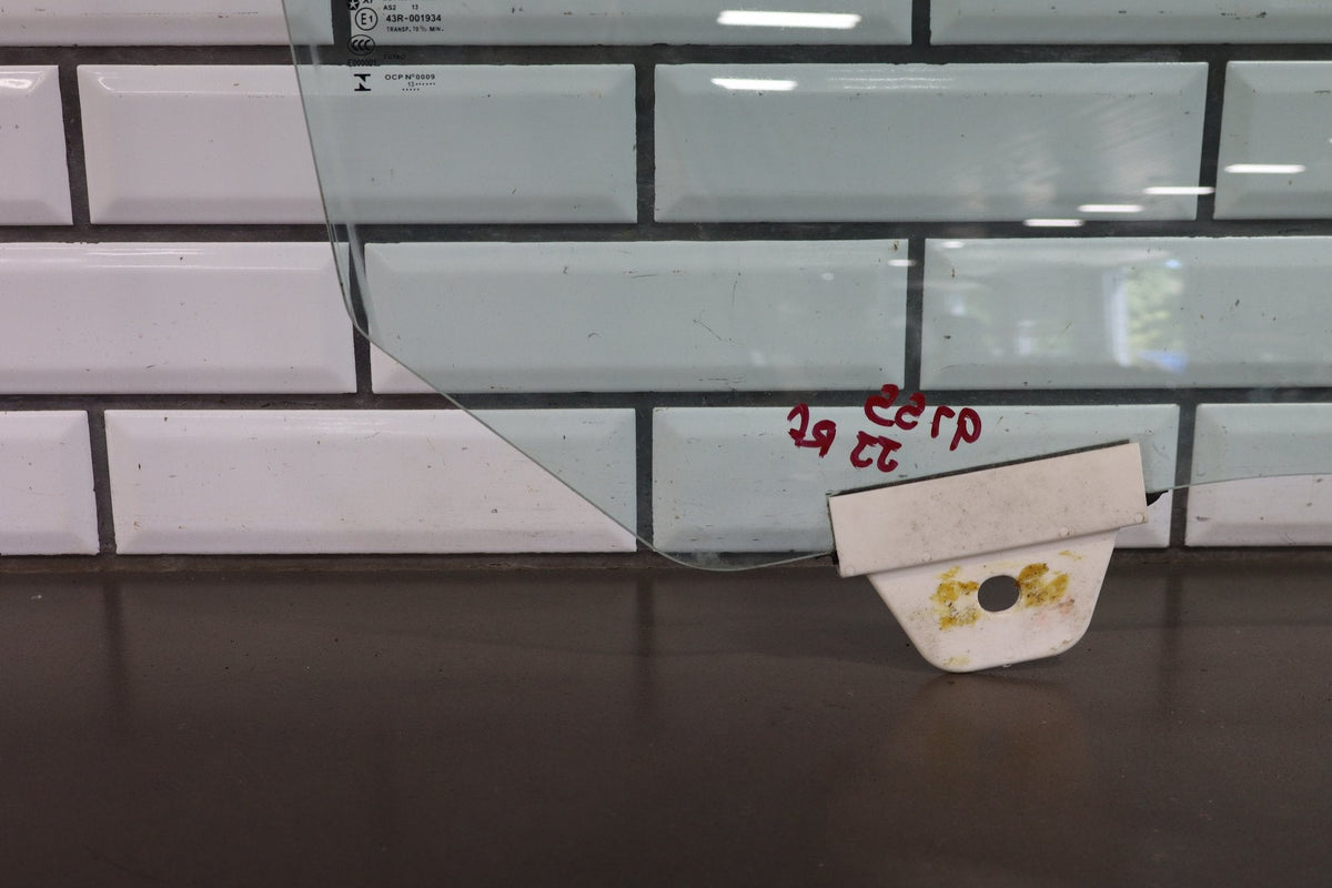 2014 Jeep Grand Cherokee Limited Right Front Door Window
