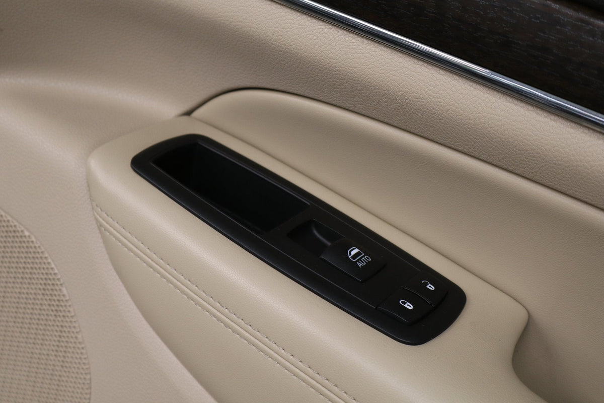 2014 Jeep Grand Cherokee Limited Right Front Interior Trim Panel