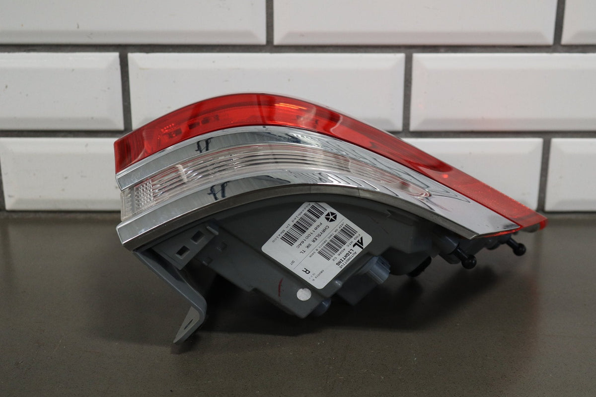 2014 Jeep Grand Cherokee Right Tail Light OEM