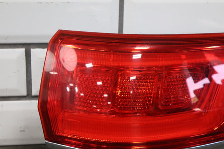 2014 Jeep Grand Cherokee Right Tail Light OEM