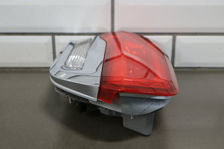 2014 Jeep Grand Cherokee WK2 - Left Inner Tail Light PN: