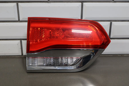 2014 Jeep Grand Cherokee WK2 - Left Inner Tail Light PN: