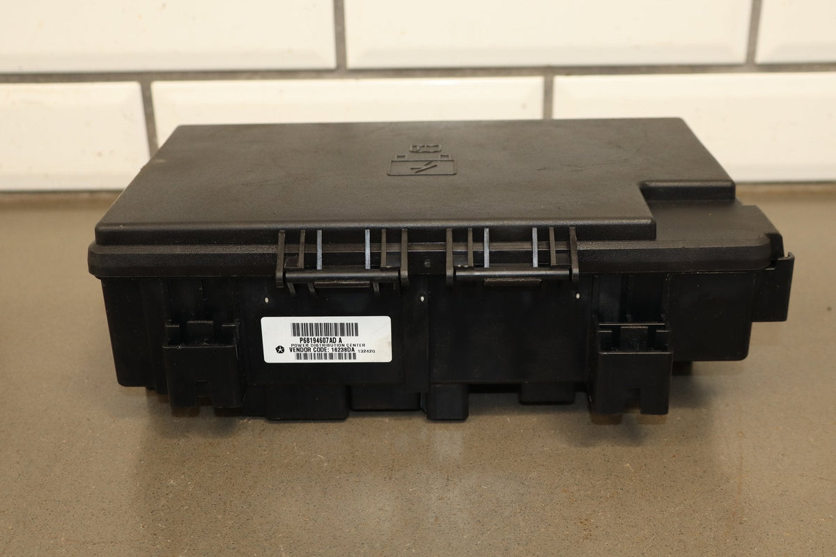 2014 Jeep Grand Cherokee WK2 TIPM Power Module PN: p68194607ad
