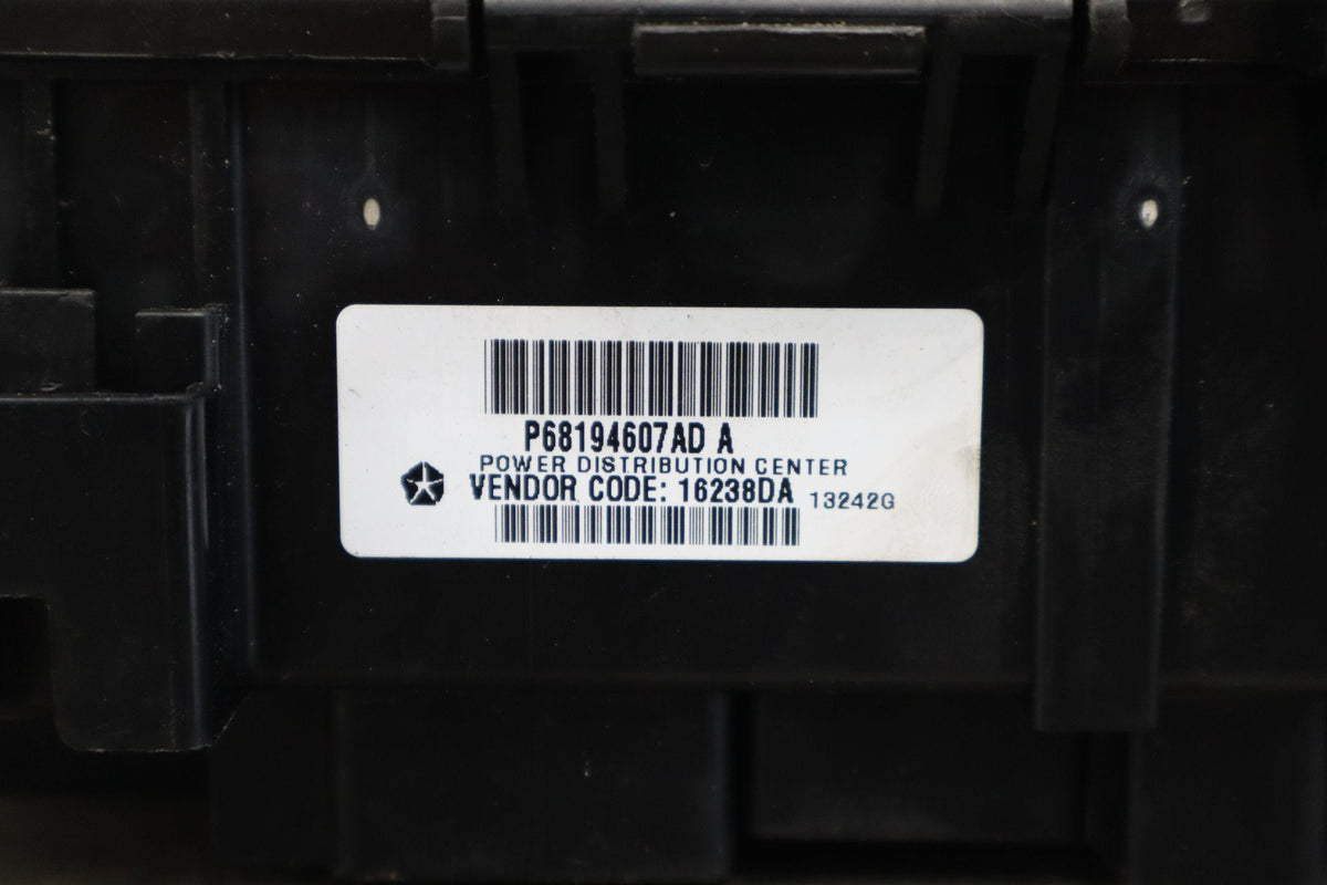 2014 Jeep Grand Cherokee WK2 TIPM Power Module PN: p68194607ad