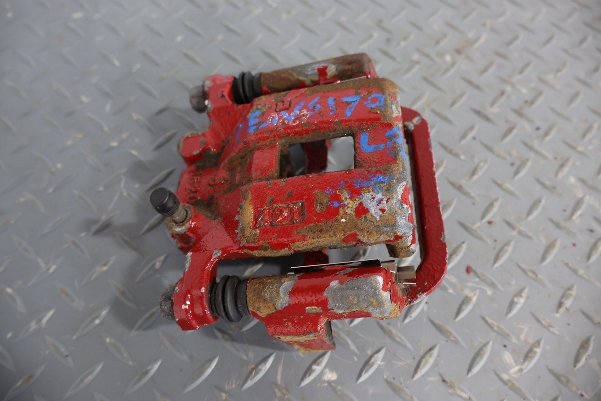 2014 Nissan Juke- Caliper