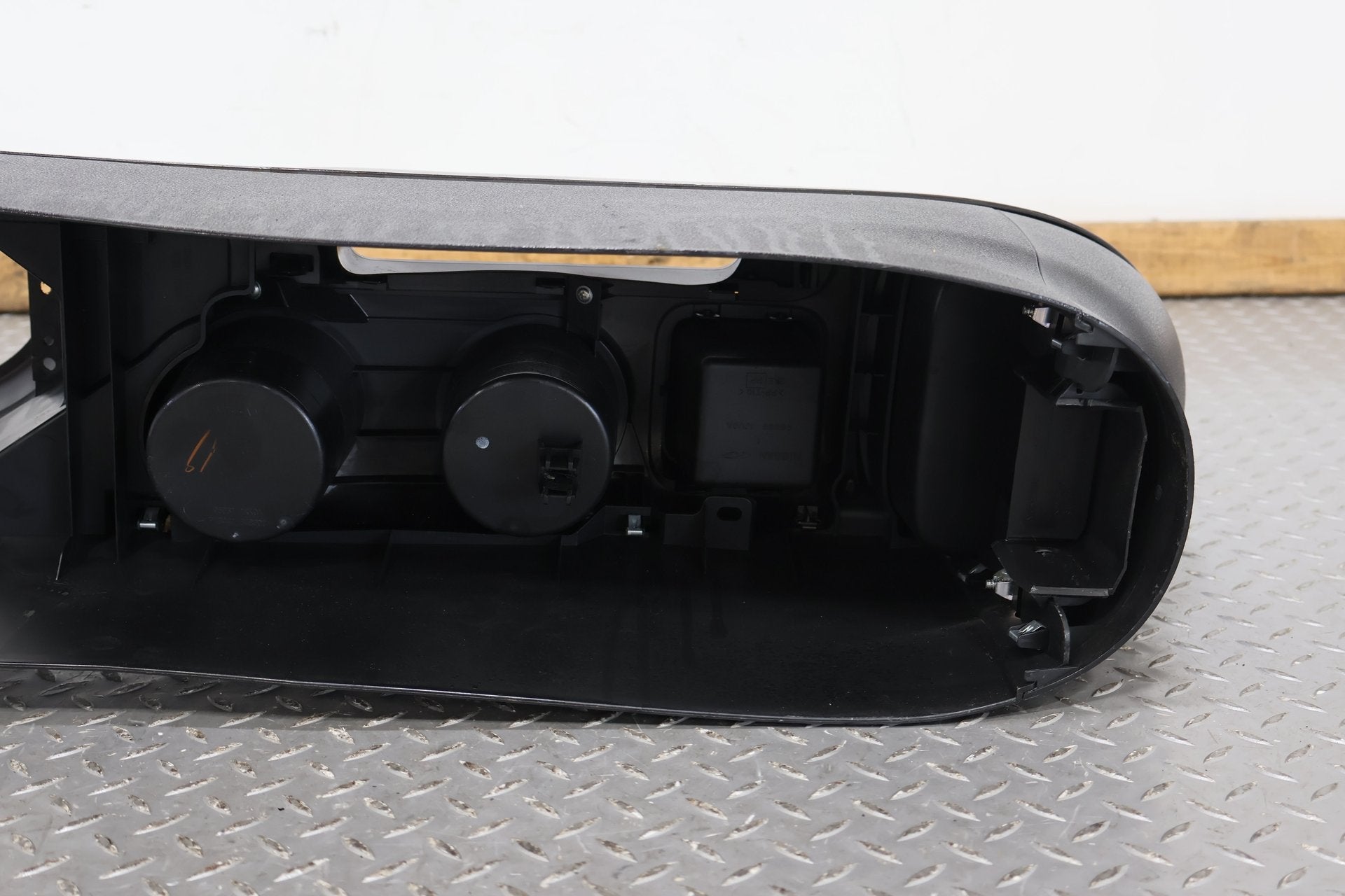 2014 Nissan Juke- Front Console