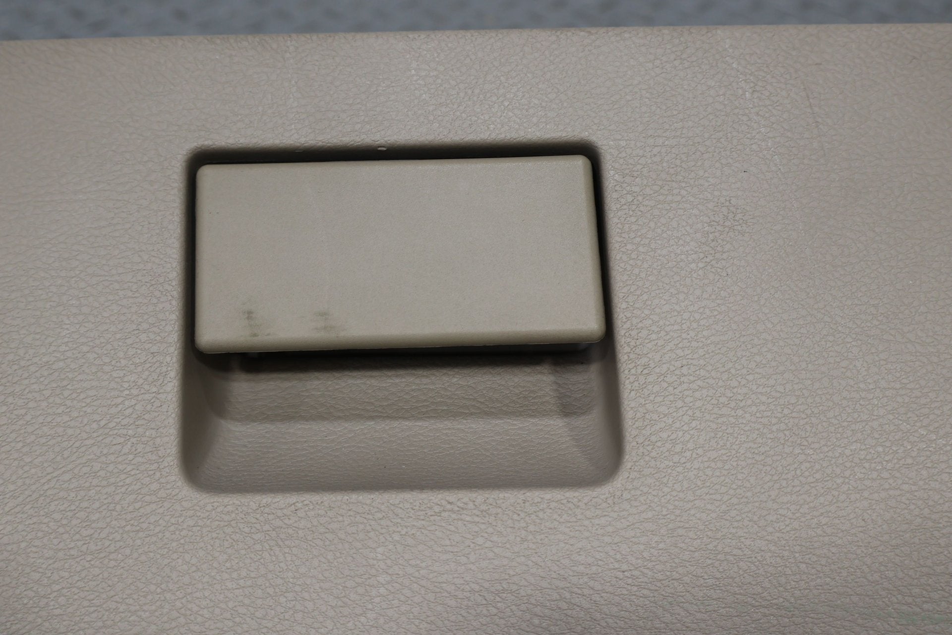 2014 Ram 1500- Glove Box