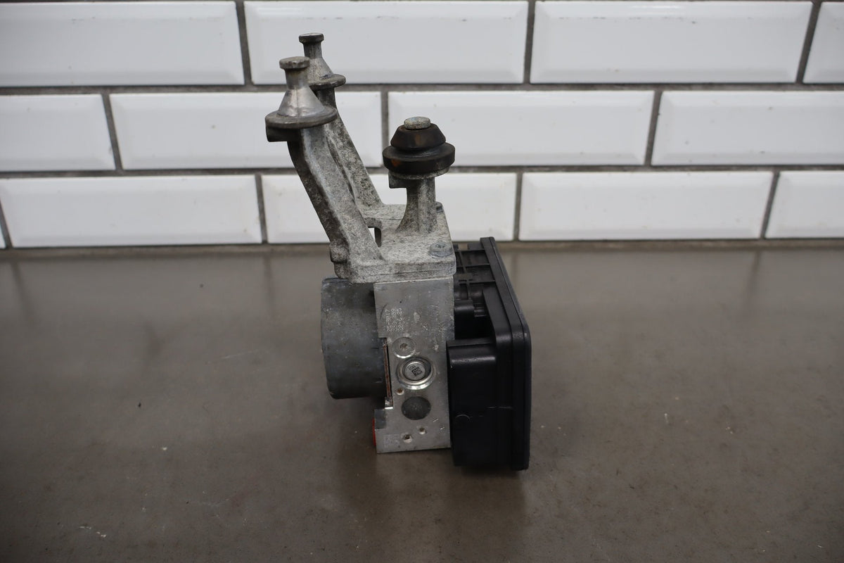 2015-16 Dodge Challenger ABS Pump Module 68225577AA